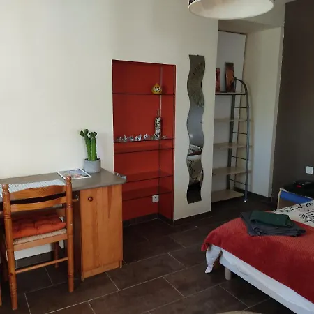Habitación en casa particular Privée Avec Parking Nimes